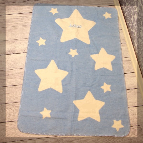 Kuscheldecke mit Sternchen OHNE Namen in babyblau