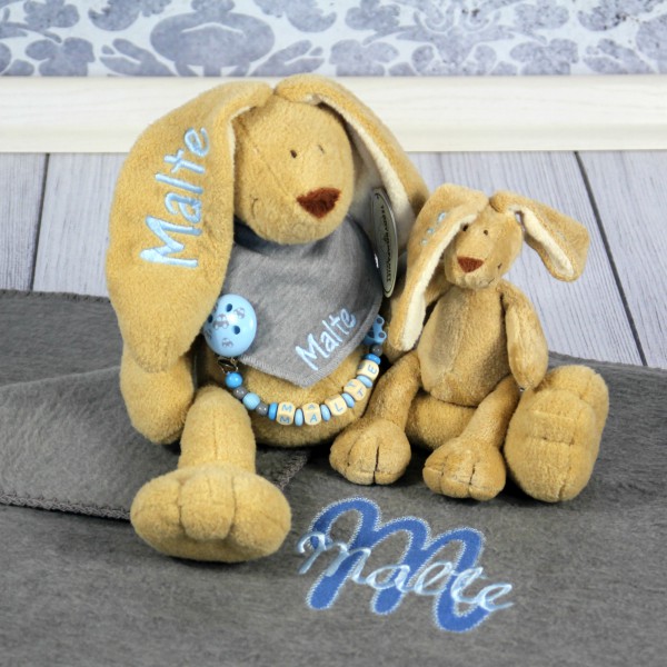 Exklusivset+: Hase, Halstuch, Schnullerkette, Minihase und Decke mit Wunschname (Modell Malte)