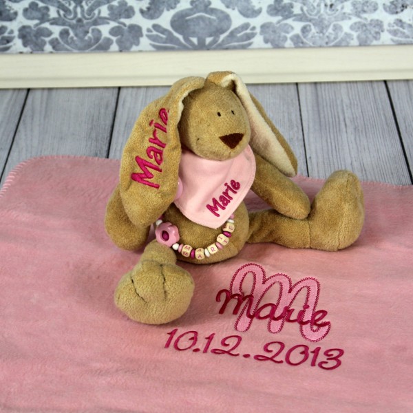 Exklusivset: Hase, Halstuch, Schnullerkette und Decke mit Wunschname (Modell Marie)