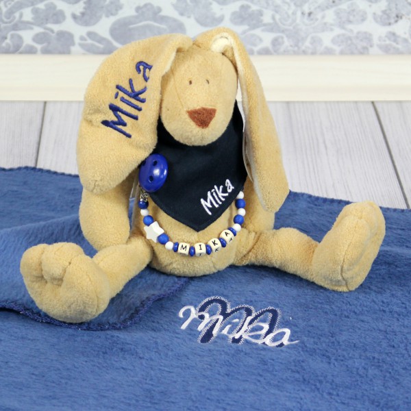 Exklusivset: Hase, Halstuch, Schnullerkette und Decke mit Wunschname (Modell Mika)
