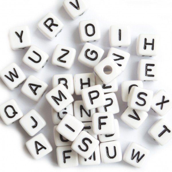 ca. 550 Kunststoffbuchstabenwürfel 10 mm Set