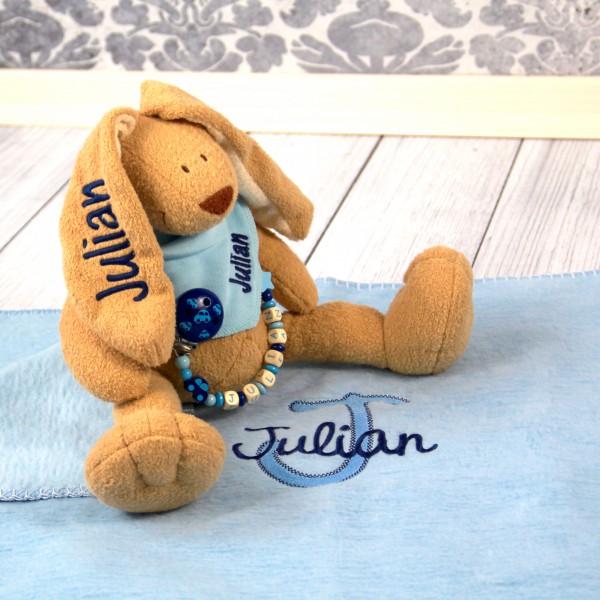 Exklusivset: Hase, Halstuch, Schnullerkette und Decke mit Wunschname (Modell Julian)