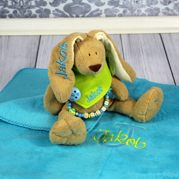 Exklusivset: Hase, Halstuch, Schnullerkette und Decke mit Wunschname (Modell Jakob)
